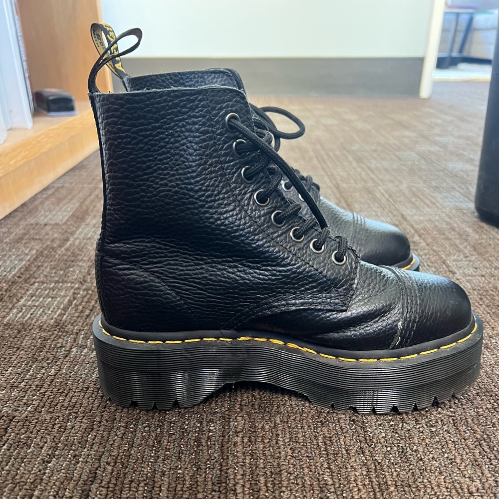 Platform Doc Martens - soft leather, black